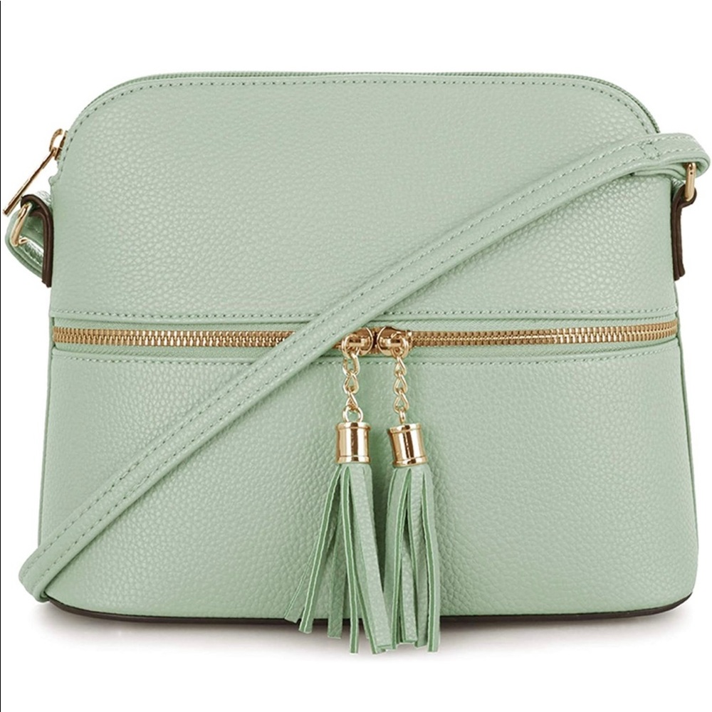 👛👛👛 NWT! Mint green. Lightweight Medium Dome Crossbody Bag Shoulder Bag